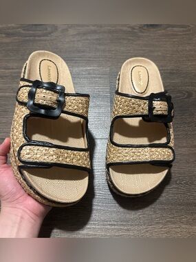 NWOB LARROUDE MAUI SANDALS